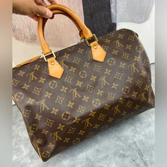 🌵Authentic Louis Vuitton Speedy 35 Monogram🌵